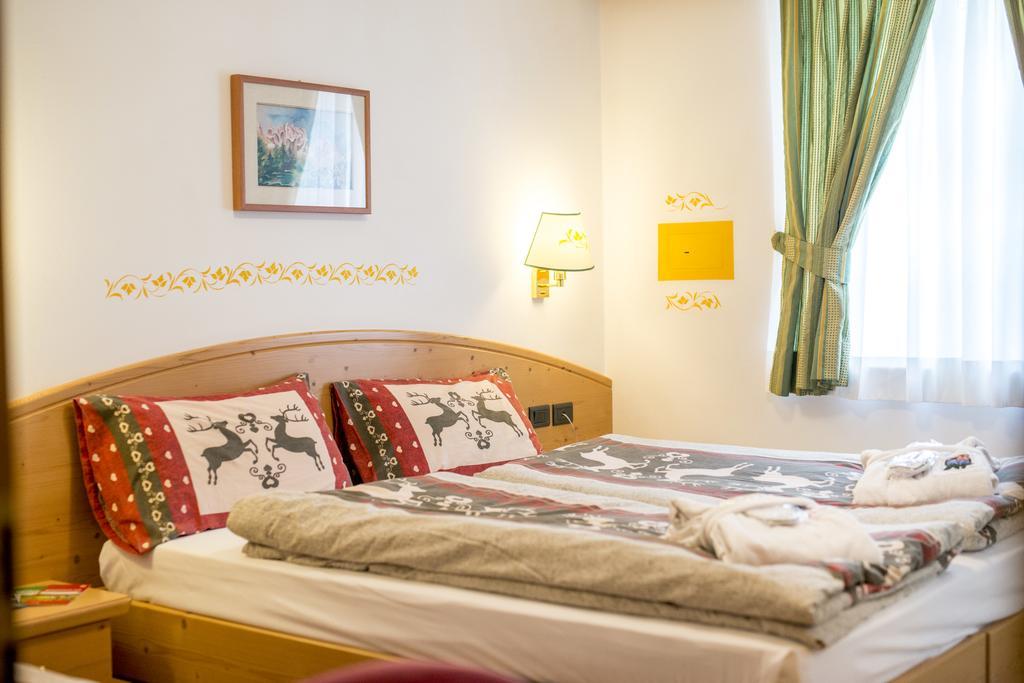 Hotel Villa Rosella Park & Wellness Canazei Exterior photo